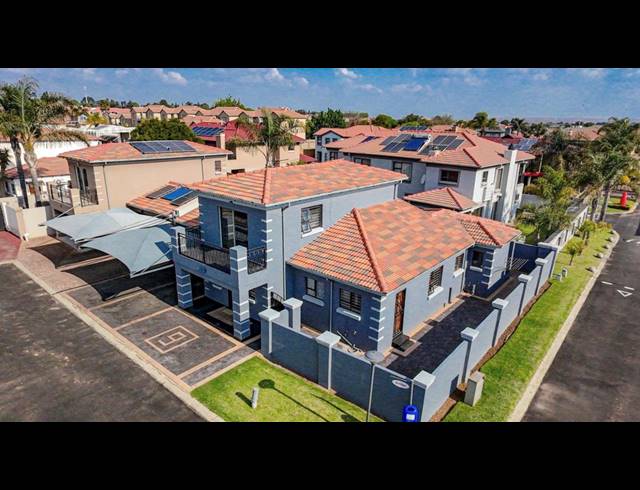 3 BEDROOM HOUSE FOR SALE IN SONNEVELD